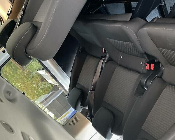 Форд Transit Custom пасс. 2018 в Мукачеве на Automoto.ua Белый Форд Transit Custom пасс., объемом двигателя 2 л и пробегом 96 тыс. км за 25450 $, фото 46 на Automoto.ua