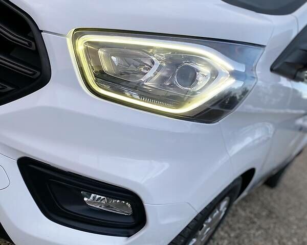Форд Transit Custom пасс. 2018 в Мукачеве на Automoto.ua Белый Форд Transit Custom пасс., объемом двигателя 2 л и пробегом 96 тыс. км за 25450 $, фото 24 на Automoto.ua