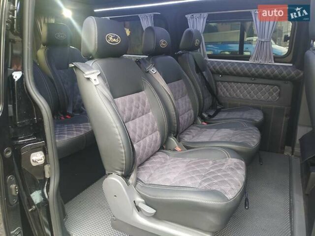 Черный Форд Transit Custom пасс., объемом двигателя 2 л и пробегом 37 тыс. км за 29000 $, фото 1 на Automoto.ua