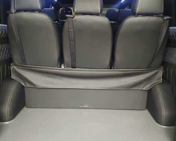 Черный Форд Transit Custom пасс., объемом двигателя 2 л и пробегом 37 тыс. км за 29000 $, фото 3 на Automoto.ua