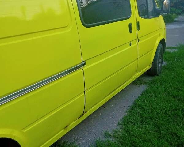 Жовтий Форд Транзит Кастом, об'ємом двигуна 2.5 л та пробігом 330 тис. км за 3500 $, фото 13 на Automoto.ua