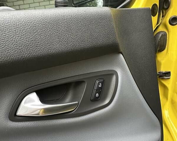 Жовтий Форд Транзит Кастом, об'ємом двигуна 0 л та пробігом 161 тис. км за 14800 $, фото 23 на Automoto.ua