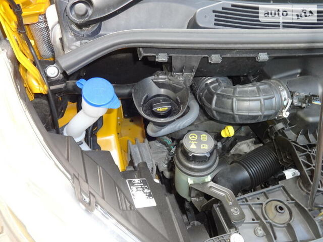 Жовтий Форд Транзит Кастом, об'ємом двигуна 2 л та пробігом 215 тис. км за 17800 $, фото 28 на Automoto.ua