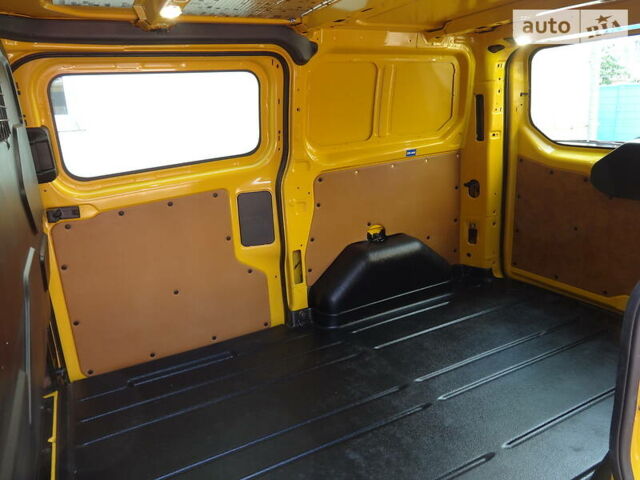 Жовтий Форд Транзит Кастом, об'ємом двигуна 2 л та пробігом 215 тис. км за 17800 $, фото 5 на Automoto.ua
