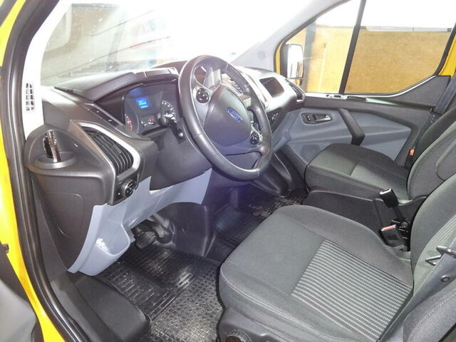 Жовтий Форд Транзит Кастом, об'ємом двигуна 2 л та пробігом 215 тис. км за 17800 $, фото 26 на Automoto.ua