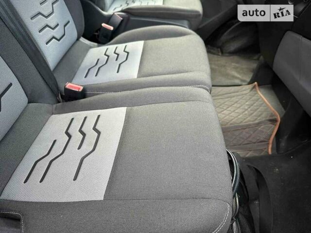 Серый Форд Транзит Кастом, объемом двигателя 2.2 л и пробегом 240 тыс. км за 11800 $, фото 8 на Automoto.ua