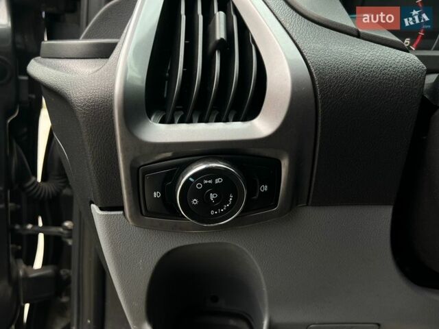Сірий Форд Транзит Кастом, об'ємом двигуна 2.2 л та пробігом 239 тис. км за 13700 $, фото 19 на Automoto.ua