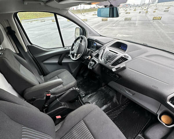 Серый Форд Транзит Кастом, объемом двигателя 2.2 л и пробегом 232 тыс. км за 10800 $, фото 9 на Automoto.ua