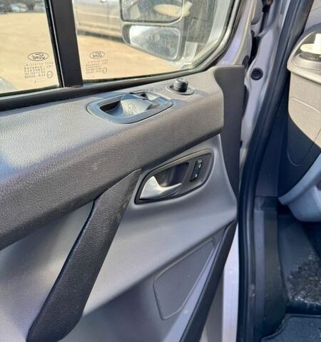 Серый Форд Транзит Кастом, объемом двигателя 2.2 л и пробегом 216 тыс. км за 12500 $, фото 12 на Automoto.ua