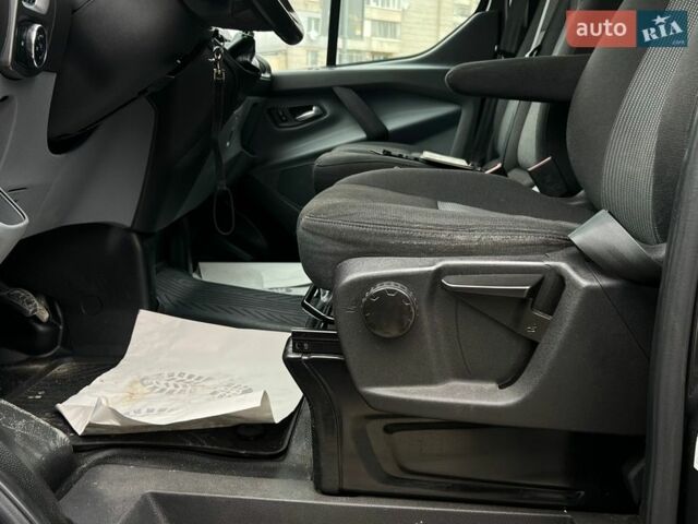 Сірий Форд Транзит Кастом, об'ємом двигуна 2.2 л та пробігом 239 тис. км за 13700 $, фото 26 на Automoto.ua