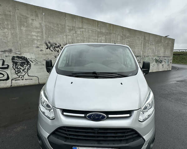 Серый Форд Транзит Кастом, объемом двигателя 2.2 л и пробегом 232 тыс. км за 10800 $, фото 2 на Automoto.ua