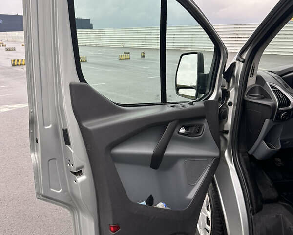 Серый Форд Транзит Кастом, объемом двигателя 2.2 л и пробегом 232 тыс. км за 10800 $, фото 14 на Automoto.ua