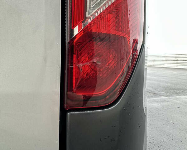 Серый Форд Транзит Кастом, объемом двигателя 2.2 л и пробегом 232 тыс. км за 10800 $, фото 7 на Automoto.ua