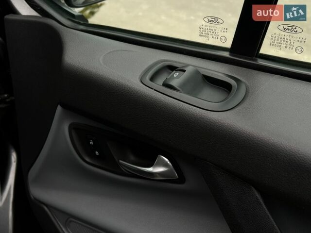 Сірий Форд Транзит Кастом, об'ємом двигуна 2.2 л та пробігом 239 тис. км за 13700 $, фото 27 на Automoto.ua