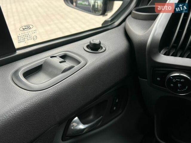 Сірий Форд Транзит Кастом, об'ємом двигуна 2.2 л та пробігом 239 тис. км за 13700 $, фото 20 на Automoto.ua