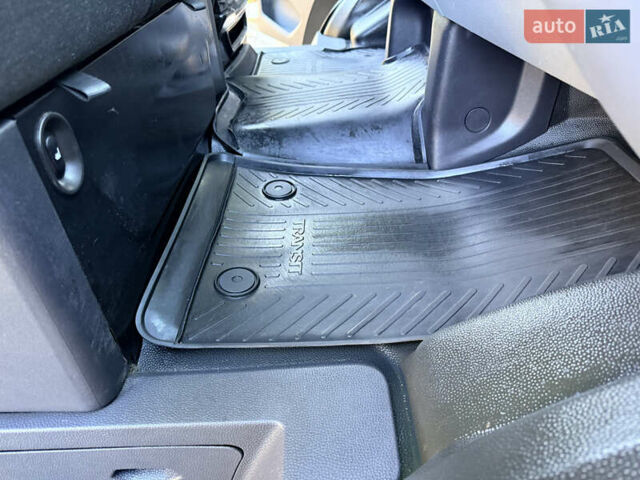 Сірий Форд Транзит Кастом, об'ємом двигуна 2 л та пробігом 105 тис. км за 13300 $, фото 26 на Automoto.ua