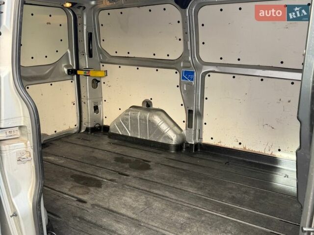 Сірий Форд Транзит Кастом, об'ємом двигуна 2 л та пробігом 261 тис. км за 15000 $, фото 9 на Automoto.ua