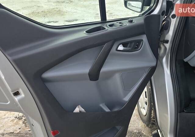 Серый Форд Транзит Кастом, объемом двигателя 2 л и пробегом 210 тыс. км за 13500 $, фото 12 на Automoto.ua