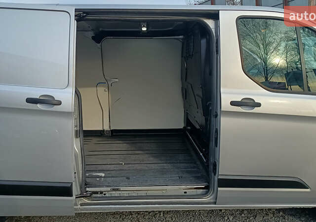 Серый Форд Транзит Кастом, объемом двигателя 2 л и пробегом 187 тыс. км за 16900 $, фото 31 на Automoto.ua