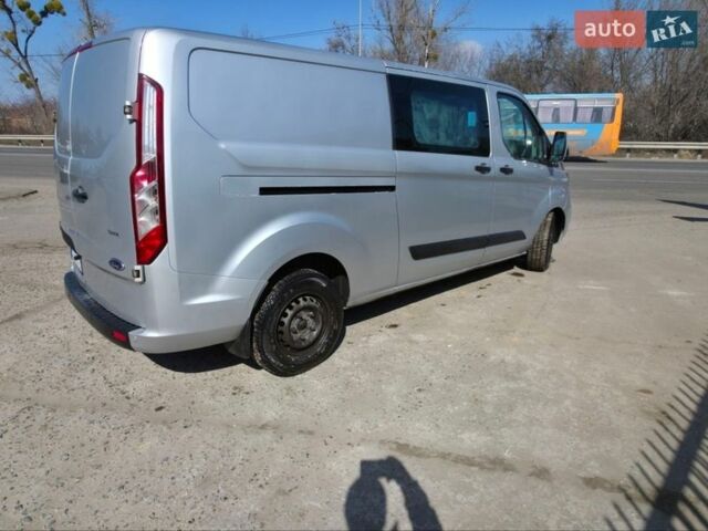 Серый Форд Транзит Кастом, объемом двигателя 2 л и пробегом 201 тыс. км за 19000 $, фото 4 на Automoto.ua