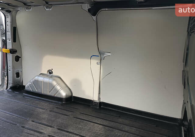 Серый Форд Транзит Кастом, объемом двигателя 2 л и пробегом 187 тыс. км за 16900 $, фото 30 на Automoto.ua