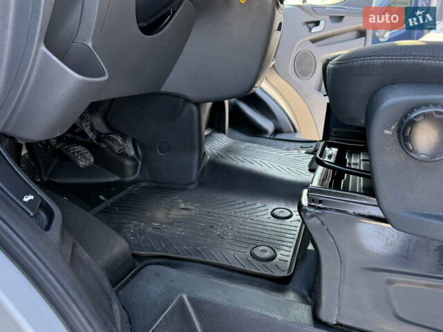 Серый Форд Транзит Кастом, объемом двигателя 2 л и пробегом 187 тыс. км за 17900 $, фото 28 на Automoto.ua