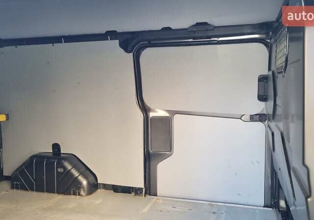 Сірий Форд Транзит Кастом, об'ємом двигуна 2 л та пробігом 220 тис. км за 18500 $, фото 19 на Automoto.ua