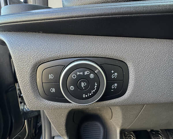 Серый Форд Транзит Кастом, объемом двигателя 2 л и пробегом 234 тыс. км за 18900 $, фото 13 на Automoto.ua