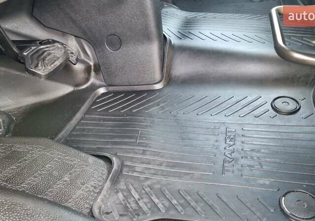 Сірий Форд Транзит Кастом, об'ємом двигуна 2 л та пробігом 220 тис. км за 18500 $, фото 29 на Automoto.ua