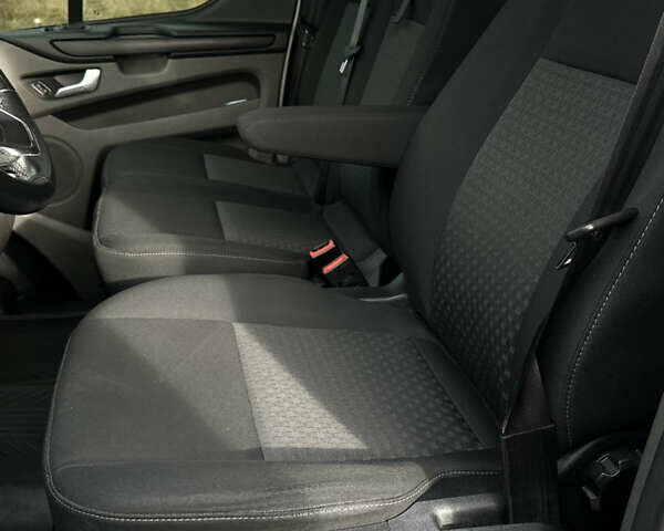 Серый Форд Транзит Кастом, объемом двигателя 2 л и пробегом 245 тыс. км за 16800 $, фото 22 на Automoto.ua