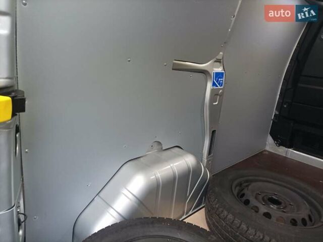 Серый Форд Транзит Кастом, объемом двигателя 2 л и пробегом 209 тыс. км за 17200 $, фото 17 на Automoto.ua