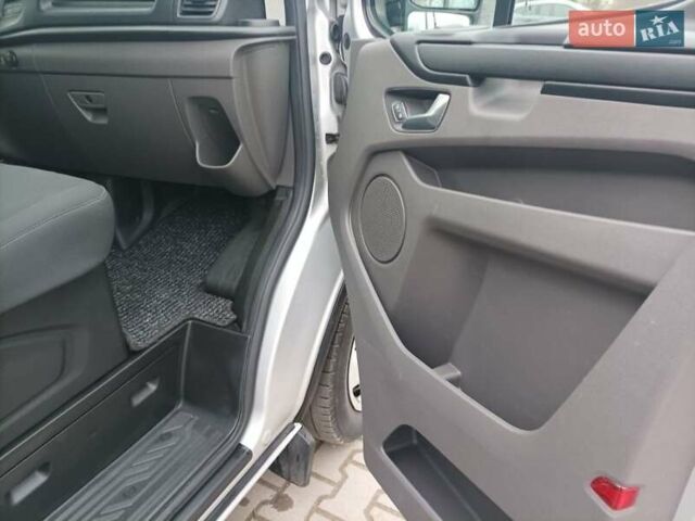 Серый Форд Транзит Кастом, объемом двигателя 2 л и пробегом 209 тыс. км за 17200 $, фото 29 на Automoto.ua