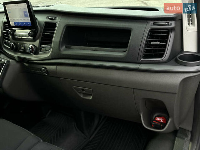 Серый Форд Транзит Кастом, объемом двигателя 2 л и пробегом 245 тыс. км за 16800 $, фото 27 на Automoto.ua