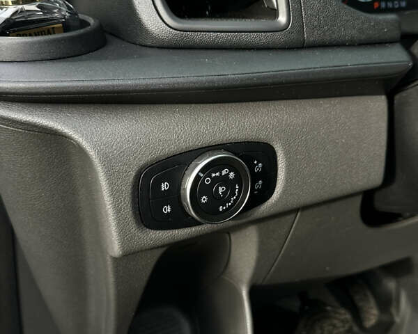 Серый Форд Транзит Кастом, объемом двигателя 2 л и пробегом 245 тыс. км за 16800 $, фото 20 на Automoto.ua