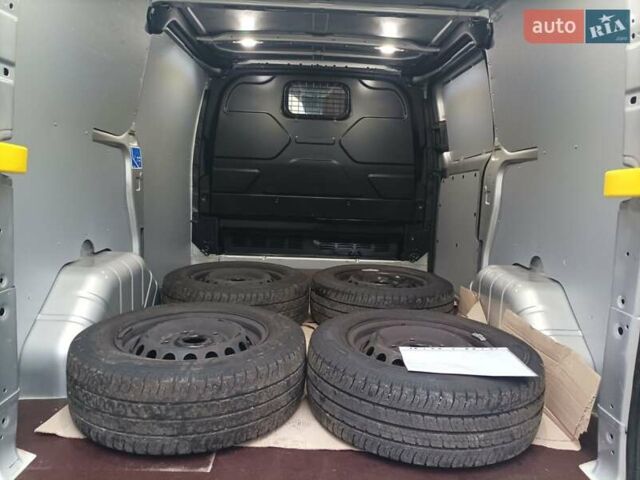 Серый Форд Транзит Кастом, объемом двигателя 2 л и пробегом 209 тыс. км за 17200 $, фото 20 на Automoto.ua