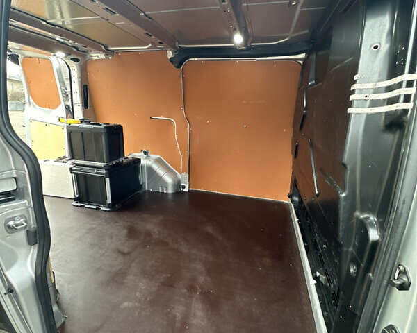 Серый Форд Транзит Кастом, объемом двигателя 2 л и пробегом 245 тыс. км за 16800 $, фото 51 на Automoto.ua