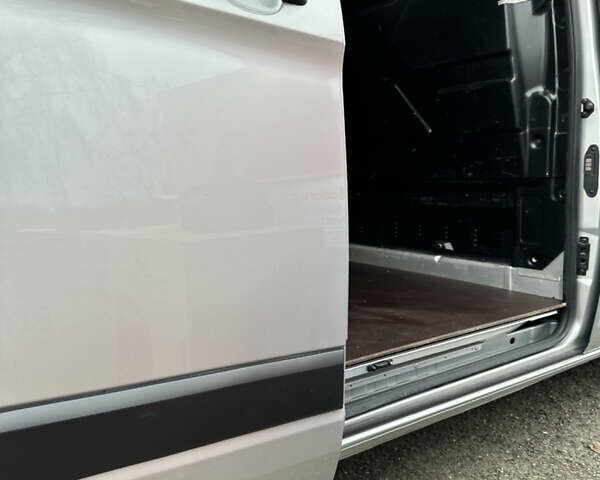 Серый Форд Транзит Кастом, объемом двигателя 2 л и пробегом 245 тыс. км за 16800 $, фото 50 на Automoto.ua