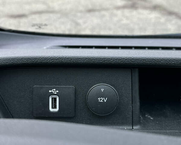 Серый Форд Транзит Кастом, объемом двигателя 2 л и пробегом 245 тыс. км за 16800 $, фото 42 на Automoto.ua