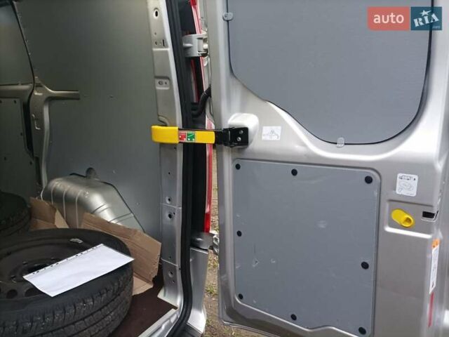 Серый Форд Транзит Кастом, объемом двигателя 2 л и пробегом 209 тыс. км за 17200 $, фото 15 на Automoto.ua