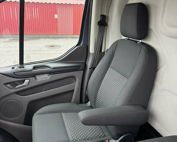 Серый Форд Транзит Кастом, объемом двигателя 2 л и пробегом 81 тыс. км за 29900 $, фото 30 на Automoto.ua