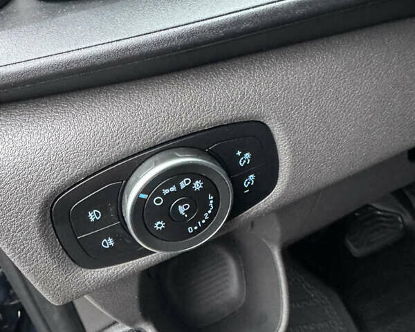 Серый Форд Транзит Кастом, объемом двигателя 2 л и пробегом 81 тыс. км за 29900 $, фото 22 на Automoto.ua