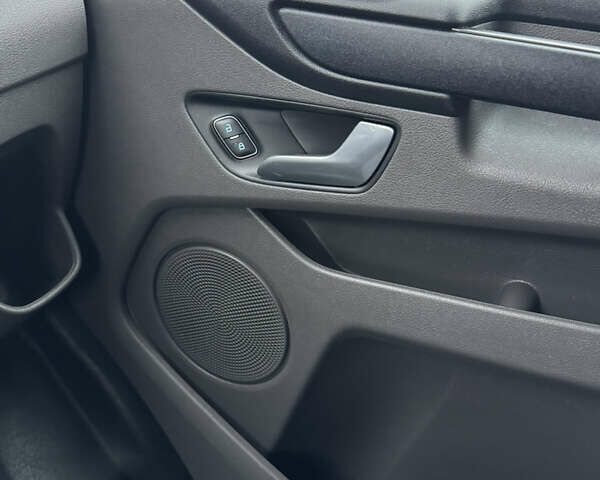 Серый Форд Транзит Кастом, объемом двигателя 2 л и пробегом 81 тыс. км за 29900 $, фото 61 на Automoto.ua