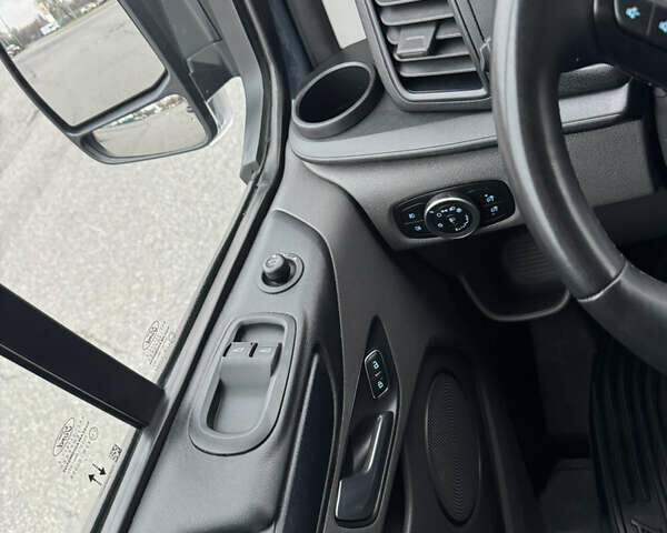 Серый Форд Транзит Кастом, объемом двигателя 2 л и пробегом 81 тыс. км за 25500 $, фото 60 на Automoto.ua