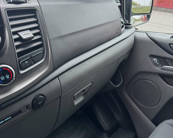 Серый Форд Транзит Кастом, объемом двигателя 2 л и пробегом 81 тыс. км за 29900 $, фото 29 на Automoto.ua