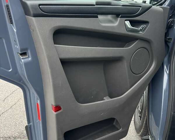 Серый Форд Транзит Кастом, объемом двигателя 2 л и пробегом 81 тыс. км за 29900 $, фото 23 на Automoto.ua