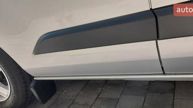 Сірий Форд Транзит Кастом, об'ємом двигуна 2.2 л та пробігом 210 тис. км за 11000 $, фото 5 на Automoto.ua