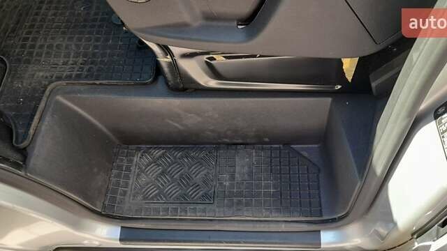 Сірий Форд Транзит Кастом, об'ємом двигуна 2.2 л та пробігом 210 тис. км за 11000 $, фото 7 на Automoto.ua