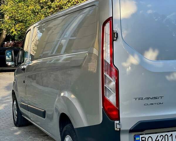 Сірий Форд Транзит Кастом, об'ємом двигуна 2 л та пробігом 225 тис. км за 14800 $, фото 4 на Automoto.ua