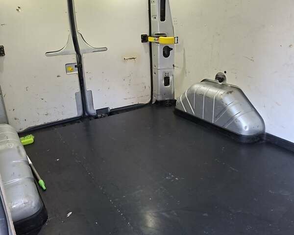 Сірий Форд Транзит Кастом, об'ємом двигуна 2 л та пробігом 225 тис. км за 14800 $, фото 19 на Automoto.ua