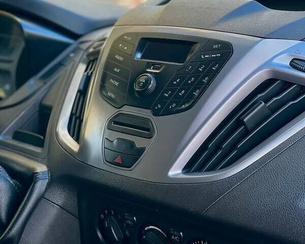 Сірий Форд Транзит Кастом, об'ємом двигуна 2 л та пробігом 225 тис. км за 14800 $, фото 27 на Automoto.ua